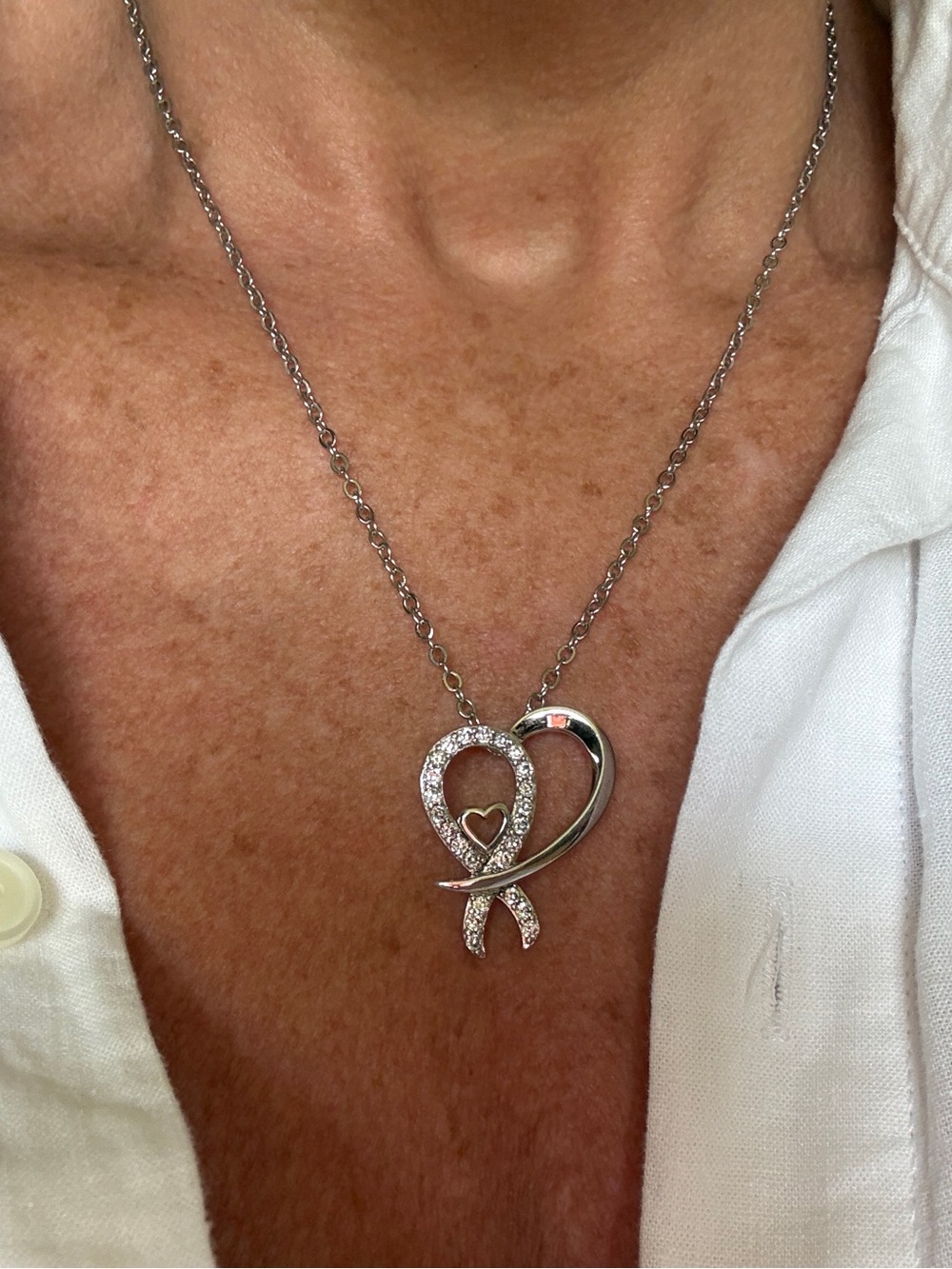 Sterling Silver Heart Ribbon Pendant Necklace. 
Beautiful
Brand New Never Worn